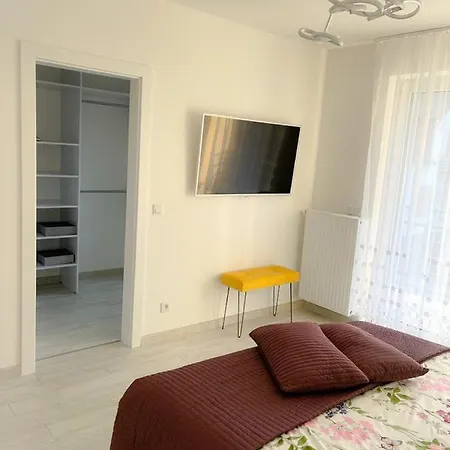 Lägenhet Apartament Novosadecki Z Garazem I Ogrodem *