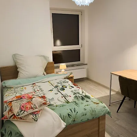 Apartament Novosadecki Z Garazem I Ogrodem Lägenhet