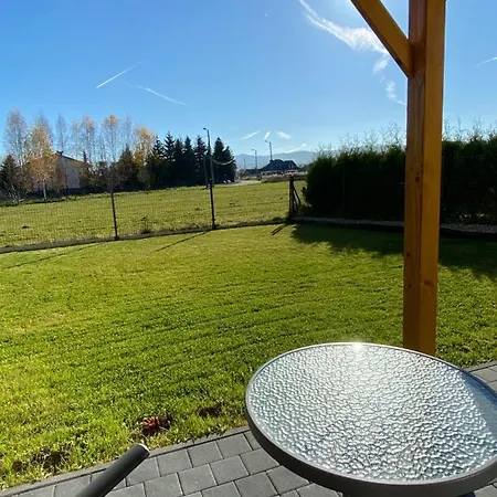 Apartament Novosadecki Z Garazem I Ogrodem Lägenhet