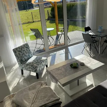 Apartament Novosadecki Z Garazem I Ogrodem Lägenhet *
