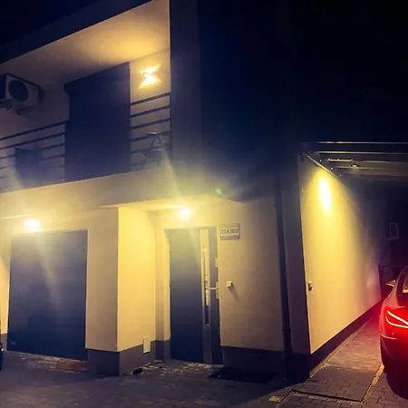 Lägenhet Apartament Novosadecki Z Garazem I Ogrodem Nowy Sącz