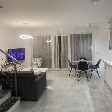 Apartament Novosadecki Z Garazem I Ogrodem * Nowy Sącz